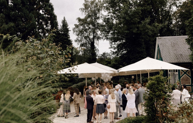 Schloss Grünewald | Historischer Pavillon und Terrasse
