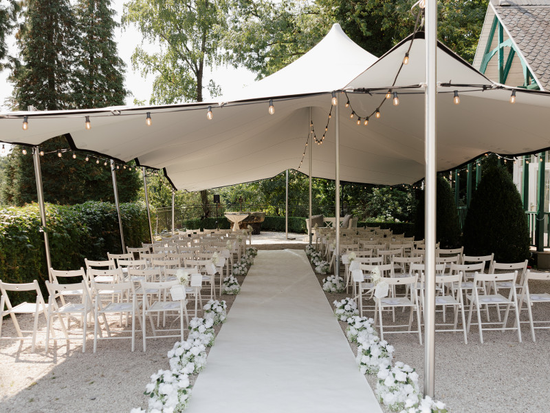 Schloss Grünewald | Historischer Pavillon und Terrasse
